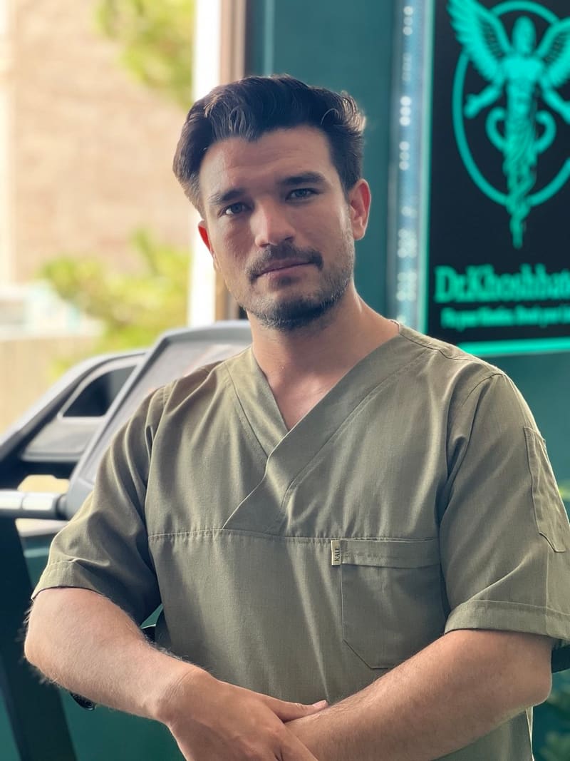 Dr. Mojtaba Khoshbaten, specialist in biomechanics and corrective exercise